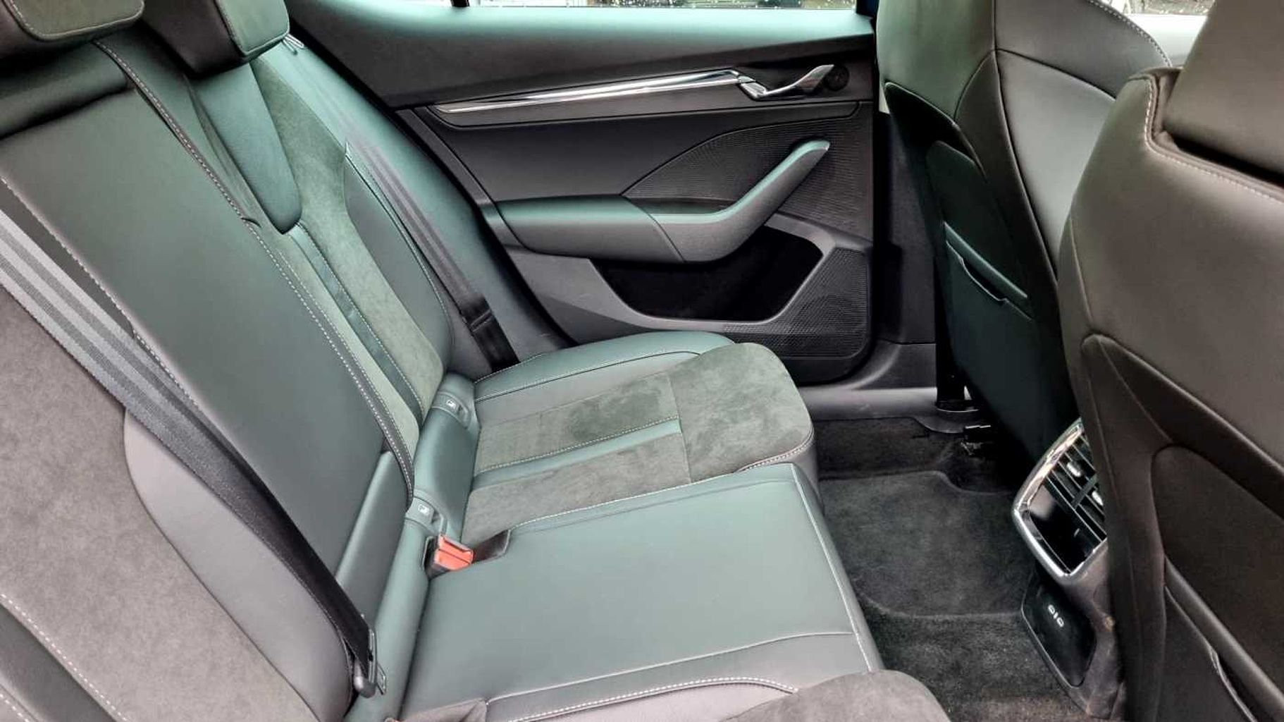 SKODA Octavia Hatchback 1.5 TSI SE L 5dr